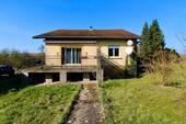 Frontansicht - FRANKREICH- Bungalow mit großem Grundstück in Oberdorff (F)