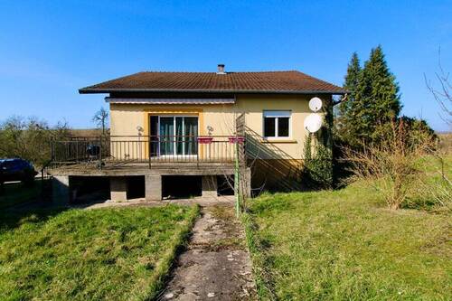 Frontansicht - FRANKREICH- Bungalow mit großem Grundstück in Oberdorff (F)
