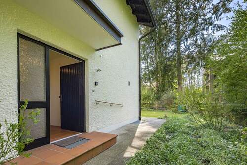 Überdachter Eingangsbereich - Doppelhaushälfte mit 139,00 m² in Hohenbrunn zum Kaufen