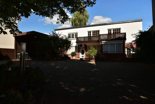 Außenansicht - 8 Zimmer Mehrfamilienhaus, Wohnhaus zum Kaufen in Homburg