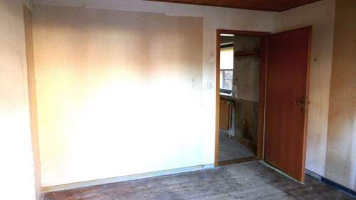 kl. Wohnzimmer zum Flur - 