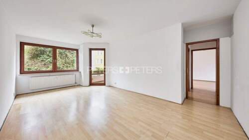 Wohnzimmer - 4 Zimmer Etagenwohnung in Hamburg