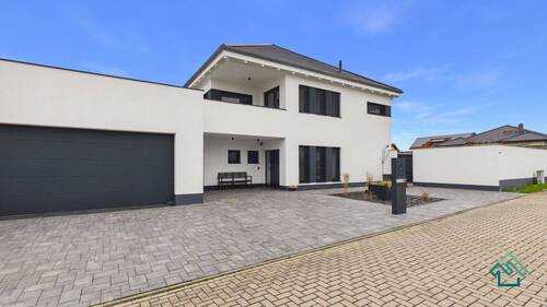 Hausansicht - Wohnen auf höchstem Niveau: Neuwertiges Anwesen in ruhiger Lage von Blankenhain