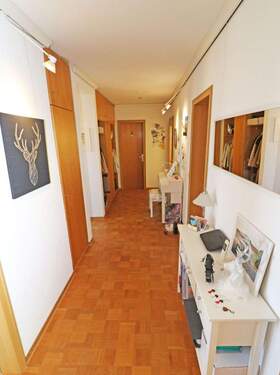 Obergeschoss: Flur - 