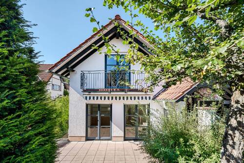 Terrasse und Balkon Vorderhaus - 