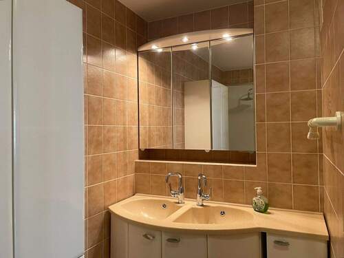 Badnische mit Waschtisch.jpg - 