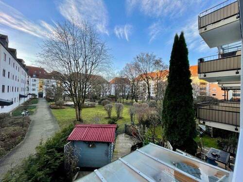 Blick aus Loggia in Innenhof.jpg - 