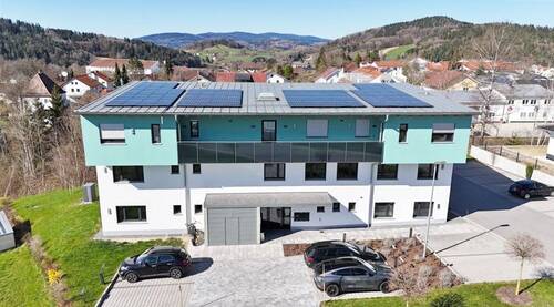 Hausansicht - 8 Zimmer Mehrfamilienhaus, Wohnhaus in Grafenau