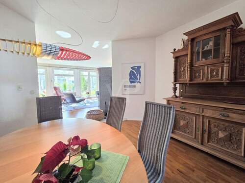 Blick vom Esszimmer ins Wohnzimmer - 