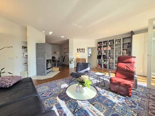 Einladendes Wohnambiente mit Kamin - 