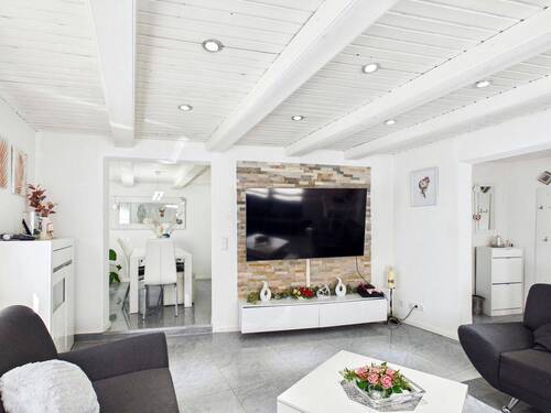 Wohnzimmer - 4 Zimmer Einfamilienhaus in Remseck am Neckar