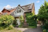 Frontansicht - Moderne trifft Idyll - Familientraum in Köln Worringen