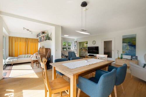 Wohnzimmer - 5 Zimmer Reihenendhaus zum Kaufen in Köln