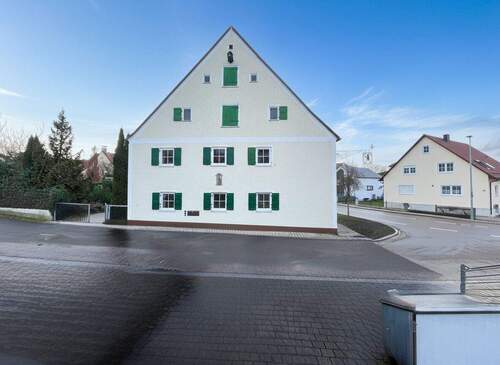 Haus Giebel-/Straßenseite - 1 Zimmer Mehrfamilienhaus, Wohnhaus zum Kaufen in Huisheim