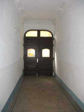 Hauseingang - 3 Zimmer Etagenwohnung zur Miete in Chemnitz