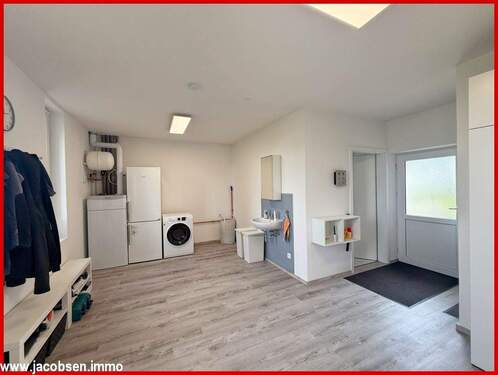 HWR mit Nebeneingang - 