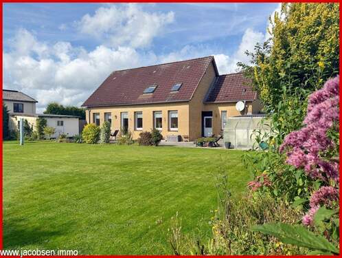 Süd-Ost-Ansicht - Ruhe, Raum und Natur - Charmantes Landidyll mit Gartenoase sucht Familie