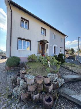 Zuwegung Haus - 5 Zimmer Doppelhaushälfte in Friedrichroda