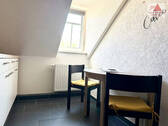 Küche - Moderne und gemütliche 2-Raum-Dachgeschosswohnung mit Einbauküche zentral in Schlettau!