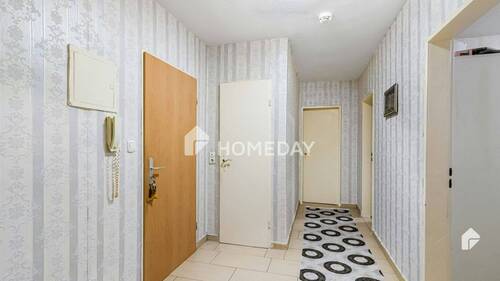 Flur 1 - 3 Zimmer Etagenwohnung zum Kaufen in Hanau