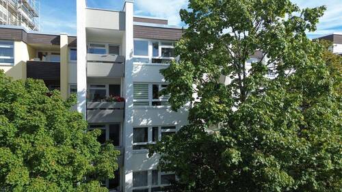 Bild 1 - Sehr gut geschnittene 3 Zimmer Wohnung mit zwei Balkonen incl. TG Stellplatz