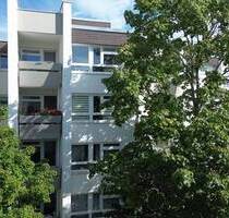 Sehr gut geschnittene 3 Zimmer Wohnung mit zwei Balkonen incl. TG Stellplatz - München / Kleinhadern