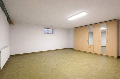 E9EBD934-F724-47CF-AE61-0112C28835A8 - 