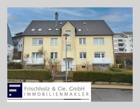 Hausansicht - Schöne Eigentumswohnung mit Balkon und Gartenterrasse in Lüdenscheid!