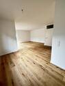 Wohnzimmer & Küche - 4 Zimmer Etagenwohnung zur Miete in Frechen