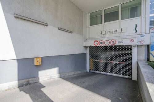 Mit Rolltor - Einfamilienhaus zum Kaufen in Berlin