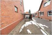 Aufahrt, Carport und Garage - Einfamilienhaus mit 95,00 m&sup2; in Kiebitzreihe zum Kaufen