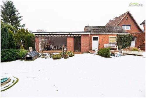 Freisitz und Garage - 