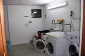 Waschküche mit Außenzugang - 