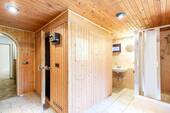 Sauna mit Duschbereich - 
