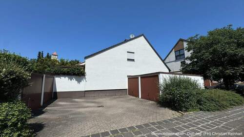 12 Garage im Garagenhof.jpeg - 