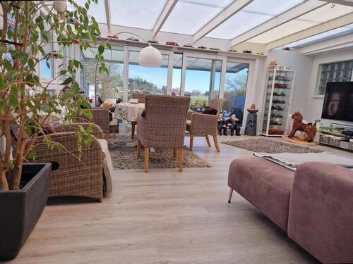 Großzügiger Wintergarten - 