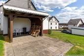 Holzunterstand - 