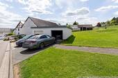 Doppelgarage unterhalb - 