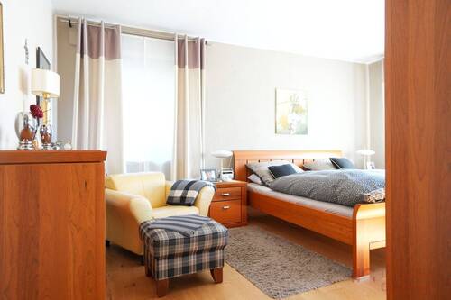 Schlafzimmer EG - 