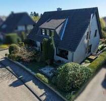 IMMOBILIEN GUMNIOR präsentiert: Viel Platz für Ihre Wohnideen - großzügiges Ein- bis Zweifamilienhaus in Toplage - Neuenkirchen