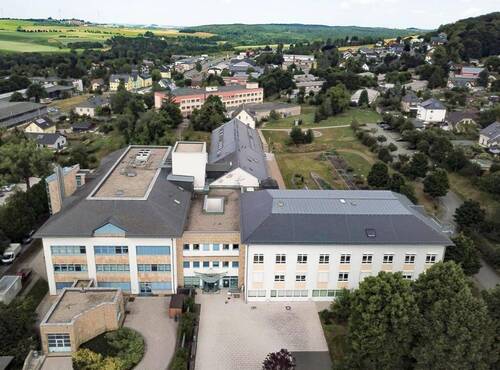 Sternbach Klinik - Krankenhaus mit vielseitigem Potenzial auf großem Grundstück