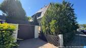 02 Ansicht Haus mit Garage.jpeg - 5 Zimmer Mehrfamilienhaus, Wohnhaus in Nürnberg