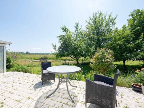 Terrasse - 9 Zimmer Mehrfamilienhaus, Wohnhaus in Münsterhausen