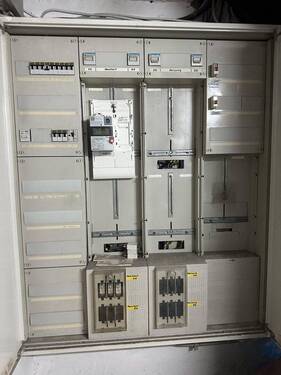 Elektro-Kasten im Keller - 