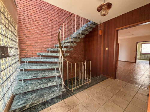 19 Hausflur - 
