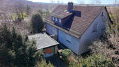 1 Titelbild - 9 Zimmer Mehrfamilienhaus, Wohnhaus zum Kaufen in Gleichen