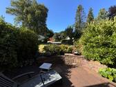 Aussicht von der Terrasse in den Garten - 5 Zimmer Mehrfamilienhaus, Wohnhaus zum Kaufen in Pinneberg