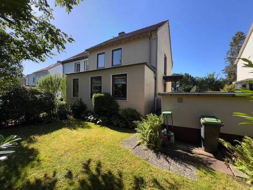 Gebäude Rückansicht - 5 Zimmer Mehrfamilienhaus, Wohnhaus in Pinneberg