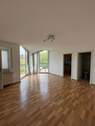 Wohn-/Schlafraum - Exklusives Appartement mit EBK in Manching inklusive TG-Stellplatz