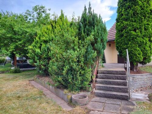 Vom Garten zur Terrasse - 5 Zimmer Einfamilienhaus zum Kaufen in Gschwend